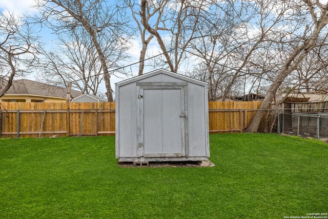 2018 E DREXEL AVE, San Antonio, TX 78210