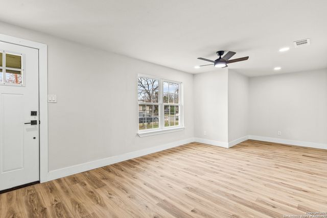 2018 E DREXEL AVE, San Antonio, TX 78210