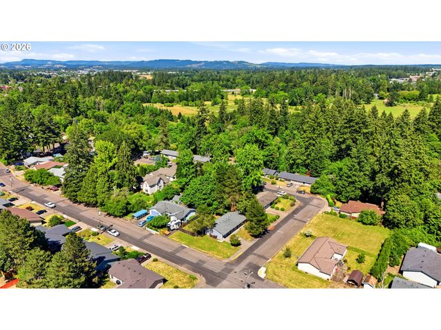 815 Se NAOMI Way, Mc Minnville, OR 97128