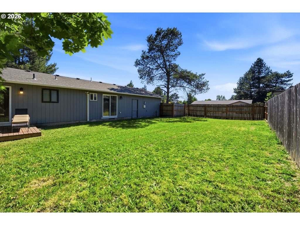 Image 29 of property listing at 815 Se NAOMI Way, Mc Minnville, OR 97128