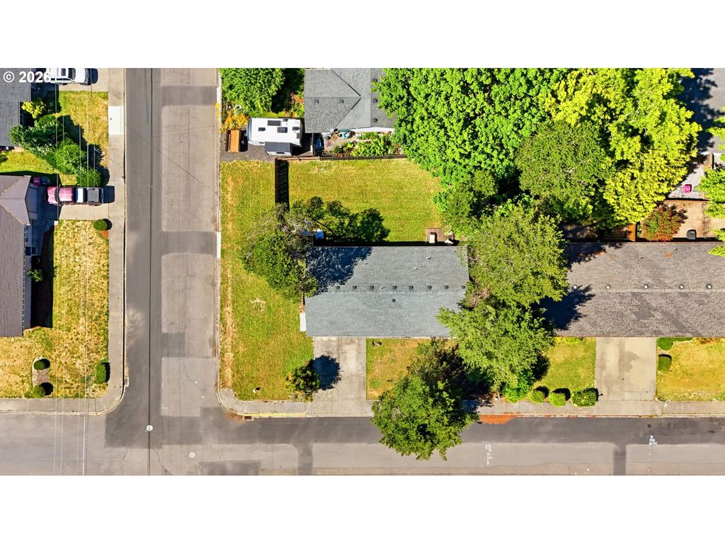 Image 5 of property listing at 815 Se NAOMI Way, Mc Minnville, OR 97128