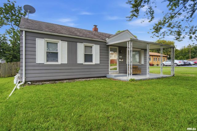 2106 W FORREST HILL Avenue, Peoria, IL 61604