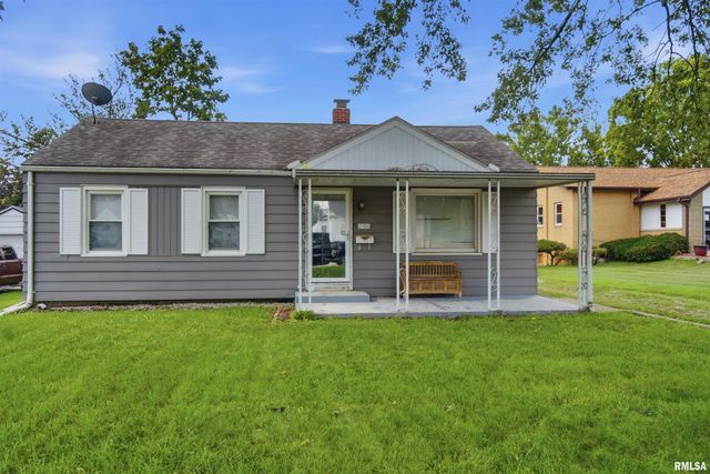 2106 W FORREST HILL Avenue, Peoria, IL 61604