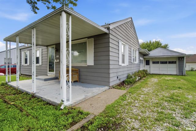 2106 W FORREST HILL Avenue, Peoria, IL 61604