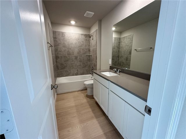 1722 San Jacinto Dr, Brenham, TX 77833