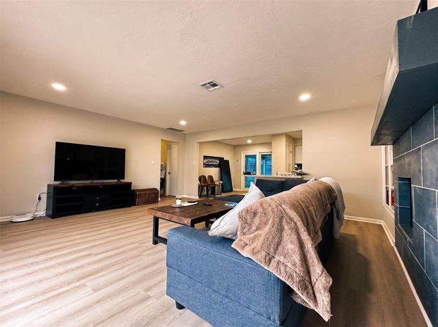 9332 Derrik Drive, Houston, TX 77080