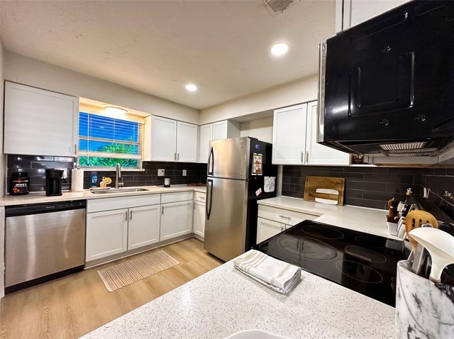 9332 Derrik Drive, Houston, TX 77080