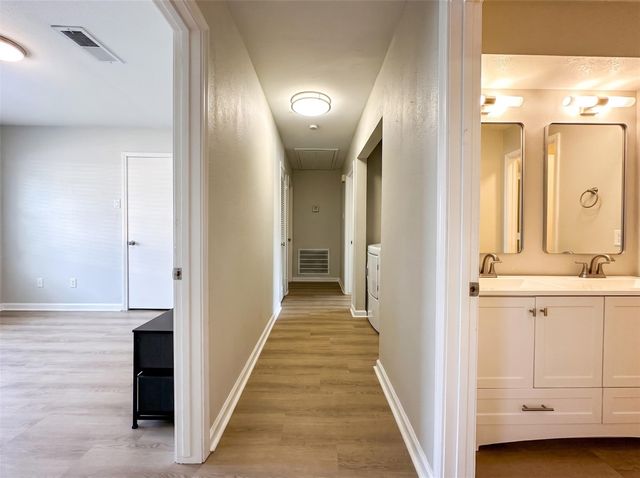 9332 Derrik Drive, Houston, TX 77080