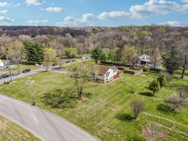 97 Oak Valley Dr, Spring Hill, TN 37174