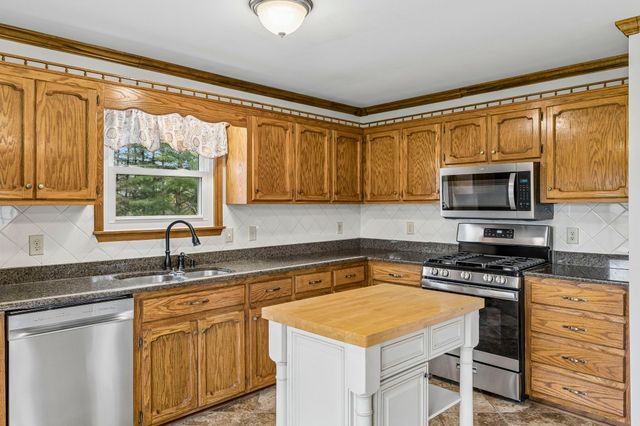 97 Oak Valley Dr, Spring Hill, TN 37174