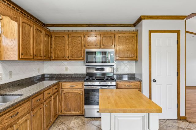 97 Oak Valley Dr, Spring Hill, TN 37174
