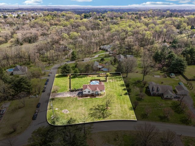 97 Oak Valley Dr, Spring Hill, TN 37174