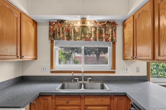 14075 Merriman Road, Livonia, MI 48154