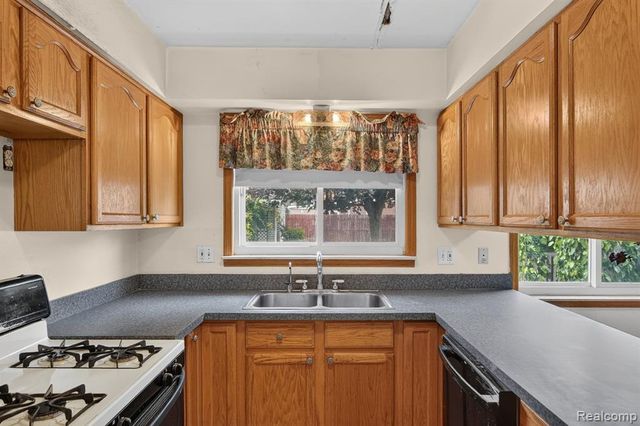 14075 Merriman Road, Livonia, MI 48154