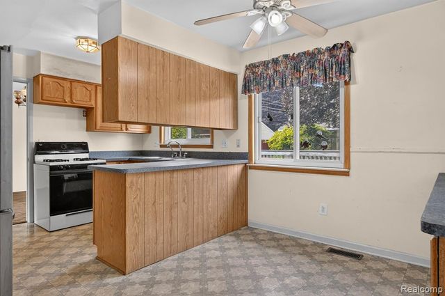14075 Merriman Road, Livonia, MI 48154
