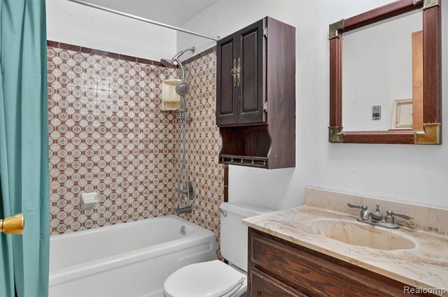14075 Merriman Road, Livonia, MI 48154