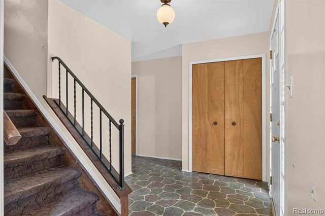 14075 Merriman Road, Livonia, MI 48154