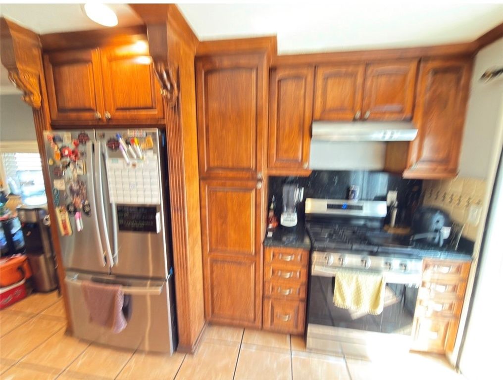 Image 14 of property listing at 1662 Virginia, Colton, CA 92324