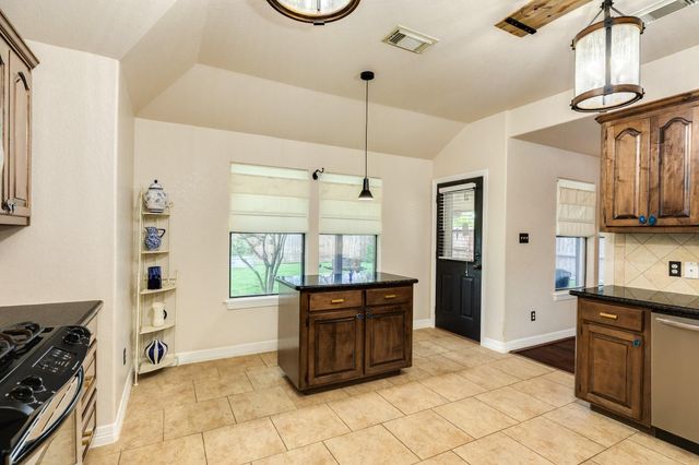 1038 Cardinal Drive, Richwood, TX 77566