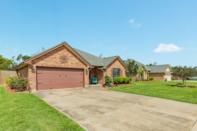 1038 Cardinal Drive, Richwood, TX 77566