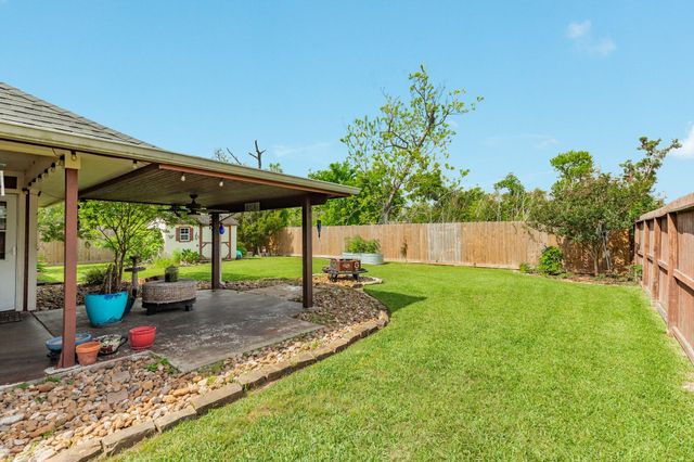 1038 Cardinal Drive, Richwood, TX 77566