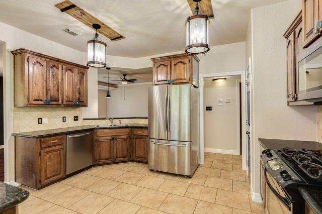 1038 Cardinal Drive, Richwood, TX 77566