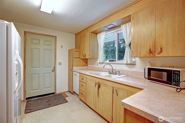 17810 Olympic View Drive, Edmonds, WA 98026