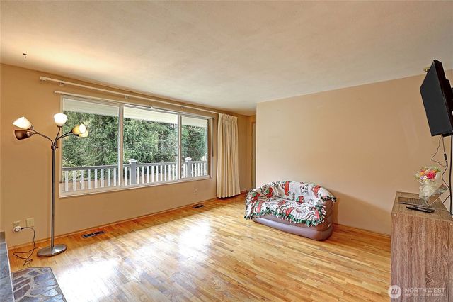 17810 Olympic View Drive, Edmonds, WA 98026