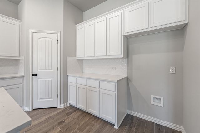 140 Oak Grove Way, Springtown, TX 76082