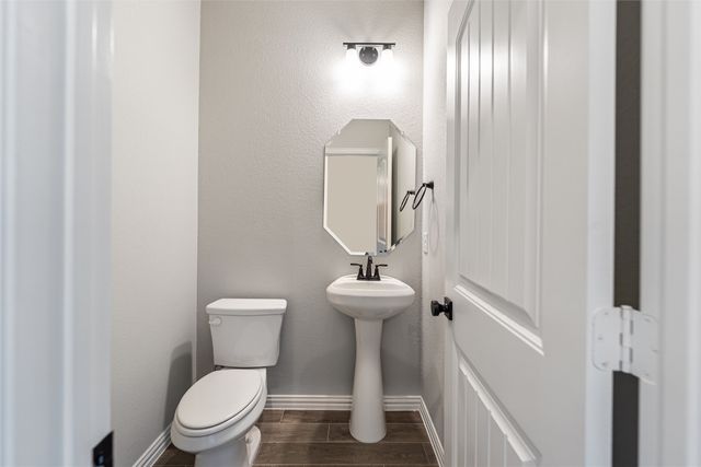 140 Oak Grove Way, Springtown, TX 76082