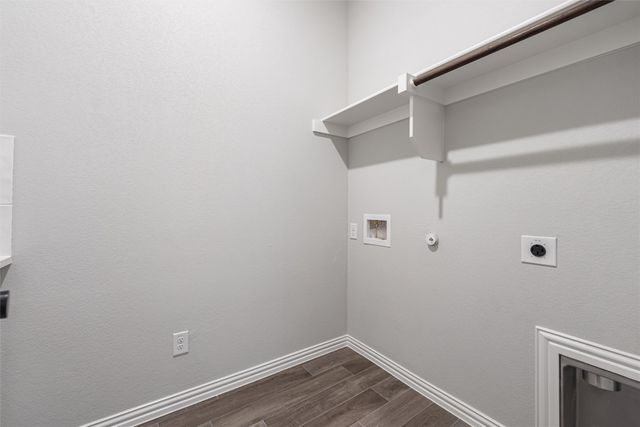 140 Oak Grove Way, Springtown, TX 76082