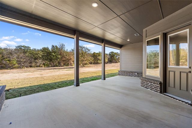 140 Oak Grove Way, Springtown, TX 76082