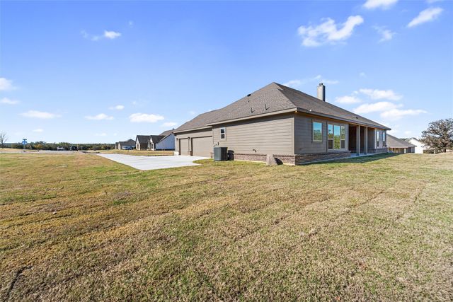 140 Oak Grove Way, Springtown, TX 76082