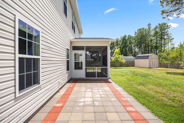 877 Stormy Gale Lane, Sneads Ferry, NC 28460