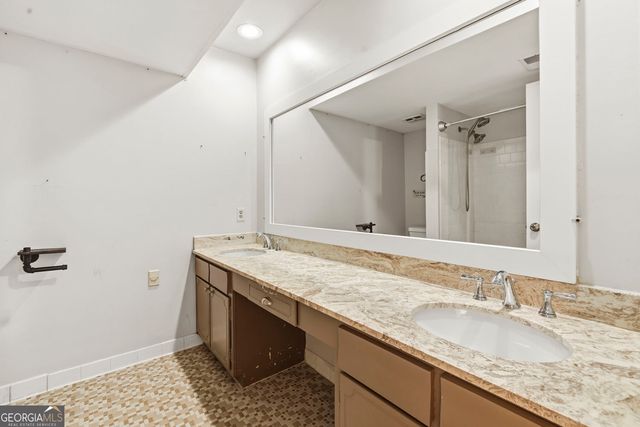 6851 Roswell Road D-15, Sandy Springs, GA 30328