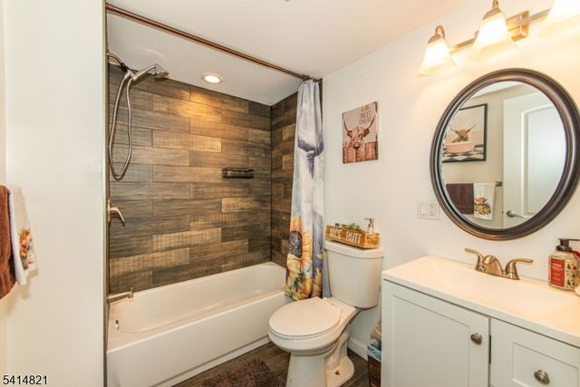 2129 Lakeside Dr W, Vernon Twp., NJ 07422