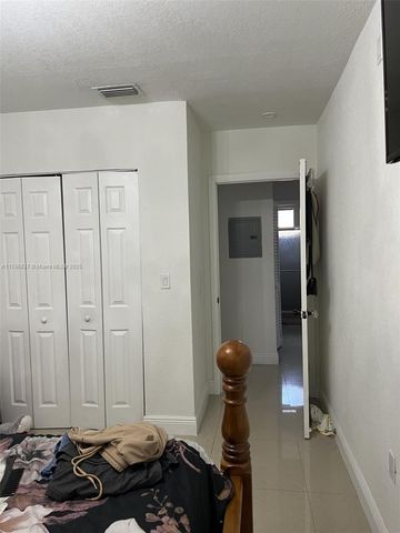 7225 SW 21st St, Miami, FL 33155