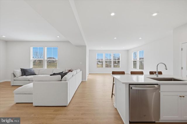 421 NATIONAL ST, Ranson, WV 25438