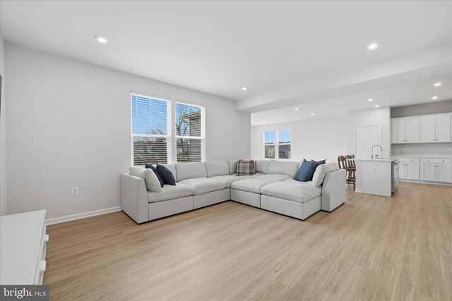 421 NATIONAL ST, Ranson, WV 25438