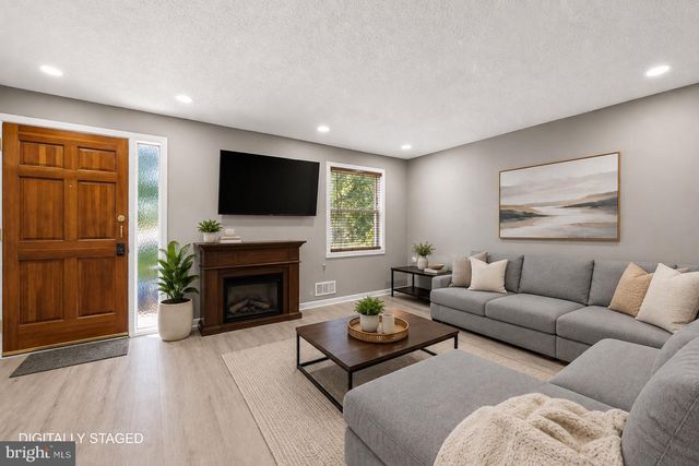 206 COVE RD, Baltimore, MD 21221
