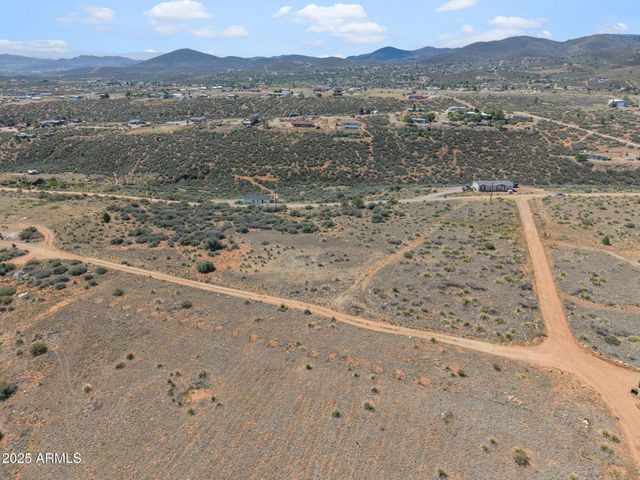 9180 E WOLF Road 3, Dewey, AZ 86327