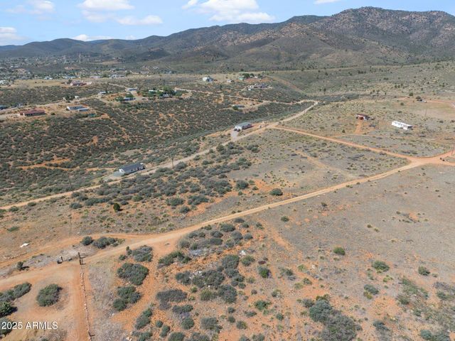 9180 E WOLF Road 3, Dewey, AZ 86327