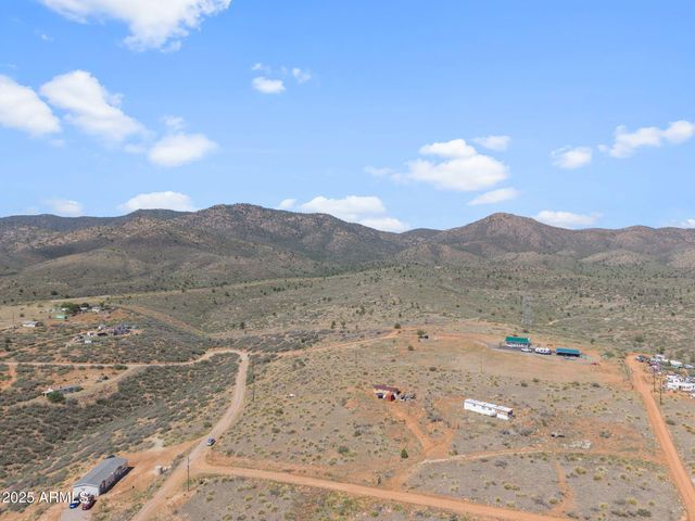 9180 E WOLF Road 3, Dewey, AZ 86327