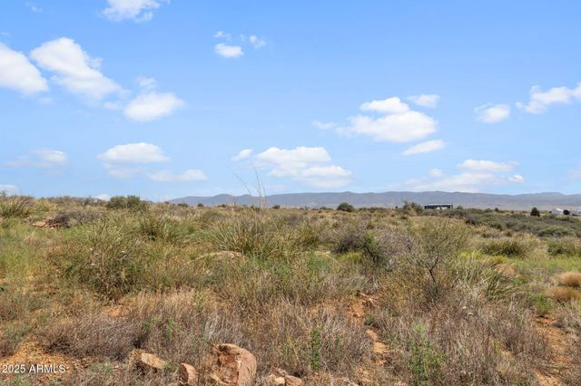 9180 E WOLF Road 3, Dewey, AZ 86327