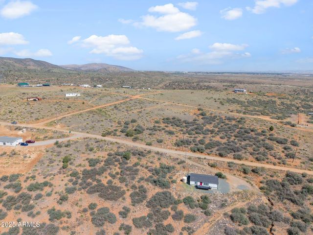 9180 E WOLF Road 3, Dewey, AZ 86327