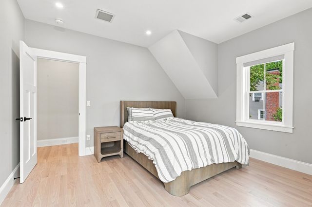 20 Florence St A, Natick, MA 01760