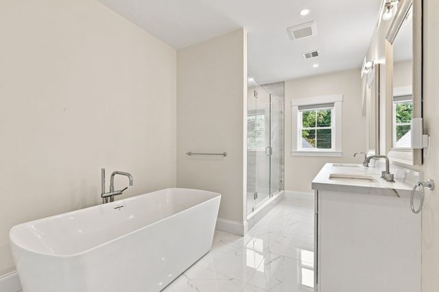 20 Florence St A, Natick, MA 01760
