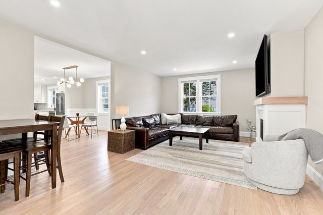 20 Florence St A, Natick, MA 01760