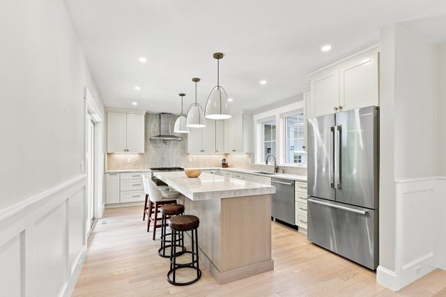 20 Florence St A, Natick, MA 01760