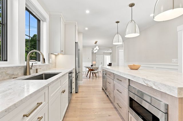 20 Florence St A, Natick, MA 01760